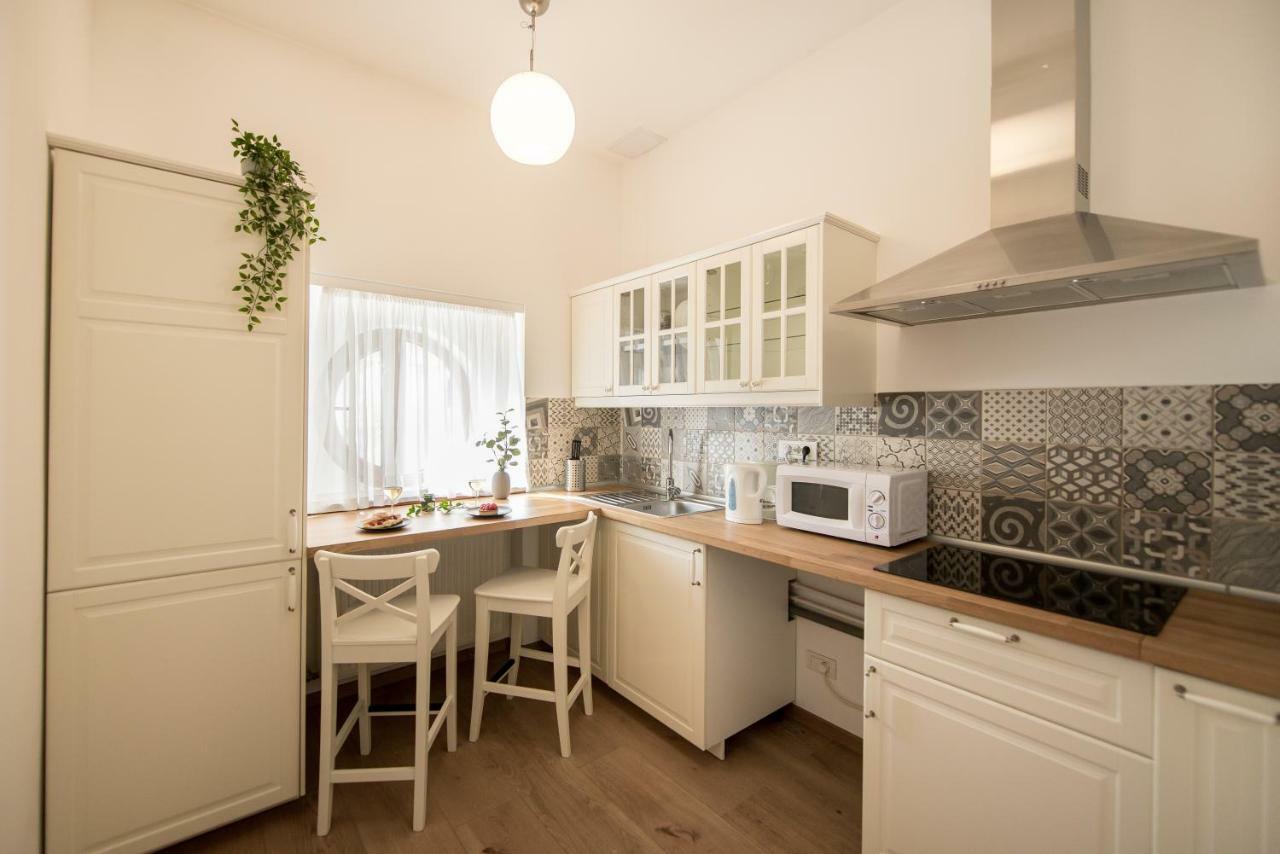 Best Location Old Town - New Studio Bukarest Kültér fotó